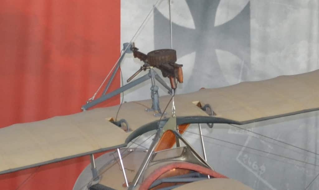 Пулеметная установка системы Моро на истребителе Ньюпор 11<br />На снимке – самолет в экспозиции Музея авиации и космонавтики в Ле-Бурже